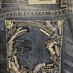 Woman GRACE in LA jeans